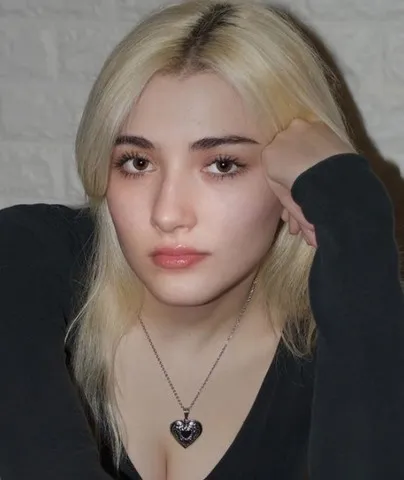 Zoe K.
