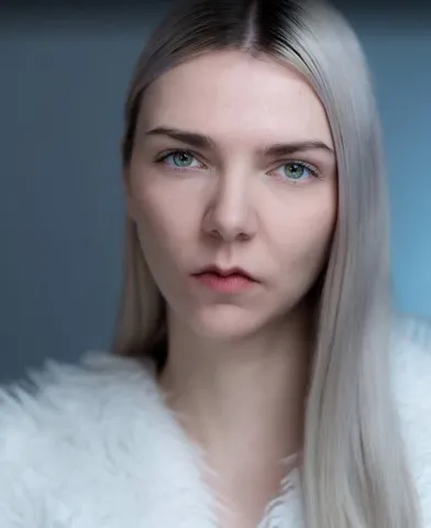 Elizabeth R.