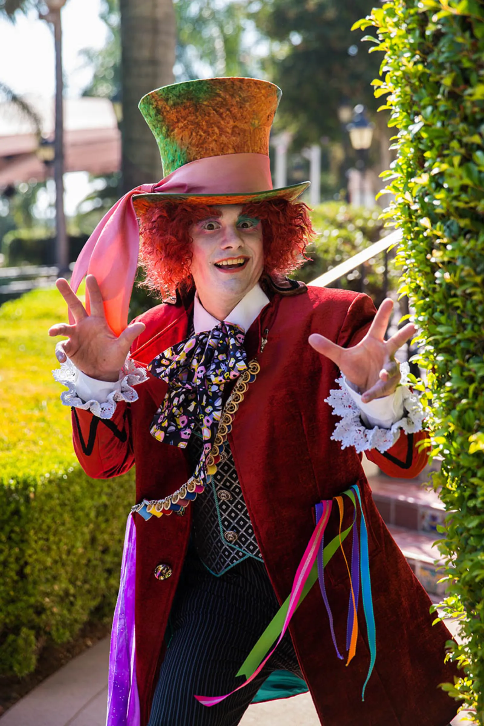 Mad Scientist – Looking Glass party character